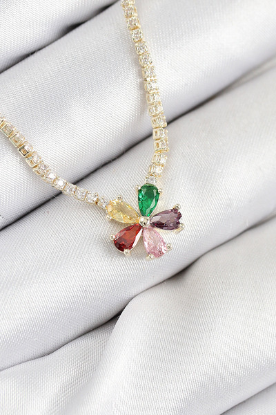 Skygo قلادة نسائية من النحاس الأصفر مرصعة بحجر الزركون على شكل زهرة مائية - T...