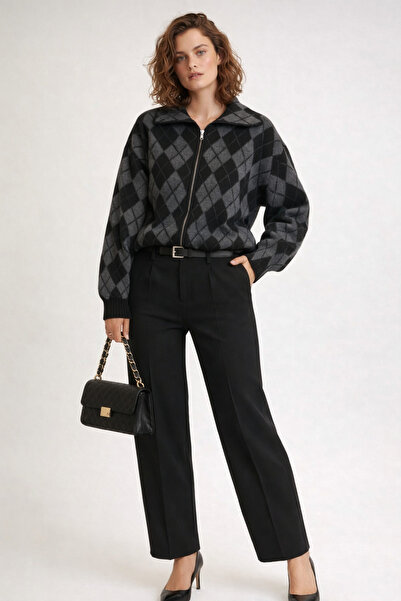 kikiriktekstil 10992 Черен жилетка с цип и с ромбовиден десен, уголемен , въл...