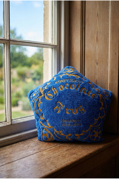 Sihir Dükkanı Lisanslı Chocolate Frog Yastık