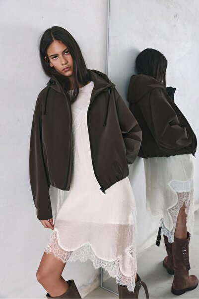 Pull & Bear Kısa kapüşonlu yağmurluk