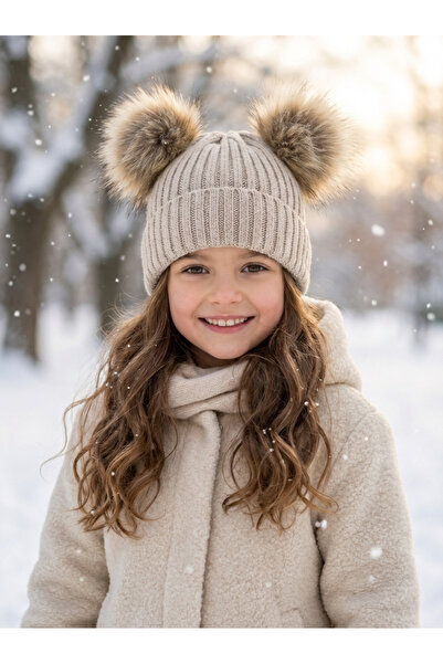 PIECE SIGNATURE Winter Beanie with Pom Pom for Women and Teens