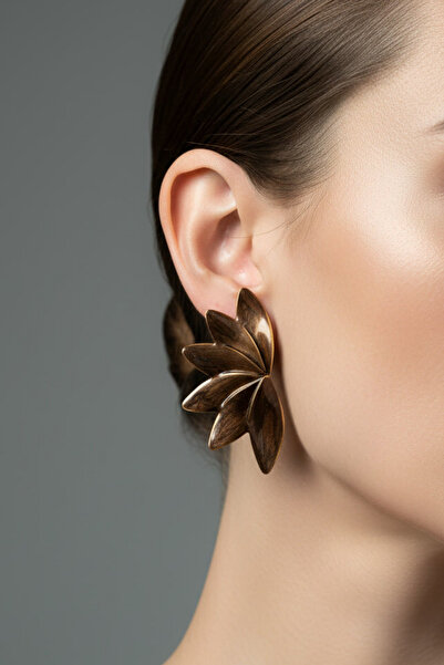 BHR AKSESUAR أقراط نصف زهرة بنية اللون (5.5 سم)