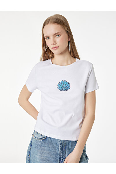 Koton Slim Fit Bisiklet Yaka Kısa Kollu Deniz Kabuğu Baskılı Taşlı Tişört