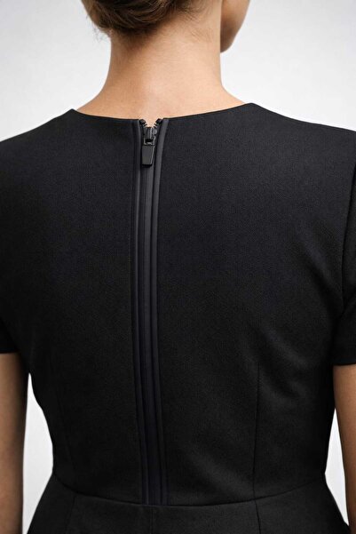 Beyna ВОДОУСТОЙЧИВ ПЛАСТМАСОВ РАЗДЕЛИТЕЛ 70 СМ С ЧЕРЕН ЦИП 1 ПАКЕТ ОТ 4 БРОЯ