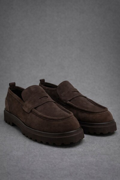 VARNAS حذاء لوفر رجالي من جلد الغزال الأصلي باللون البني - لورينت