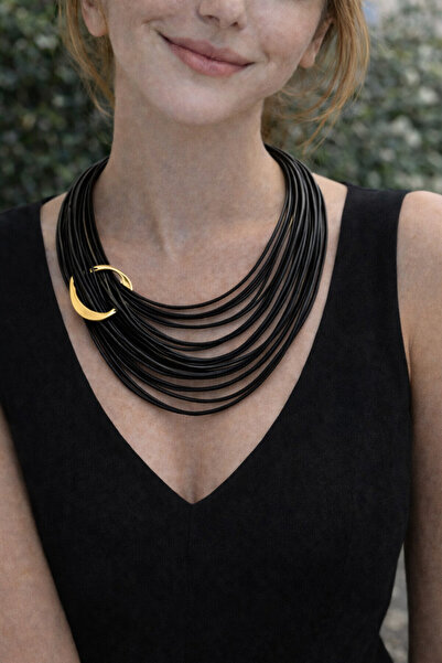 Kutcha Accessories Siyah Çoklu Görünüm Tasarım Dekolte Kolye,gold