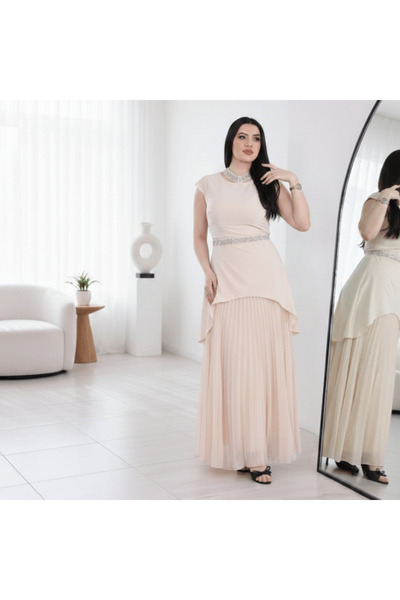 alqarat فستان "نورا" - تصميم كلاسيكي بلمسة عصرية