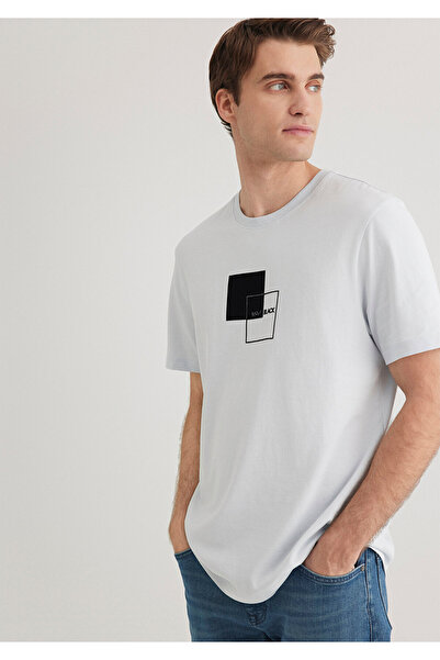 Mavi Schwarzes bedrucktes T-Shirt mit normaler Passform / normaler Passform 0...