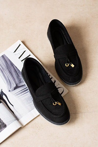 guijarro Linii masculine, atingere feminină: Mocasini de damă cu detalii aurii