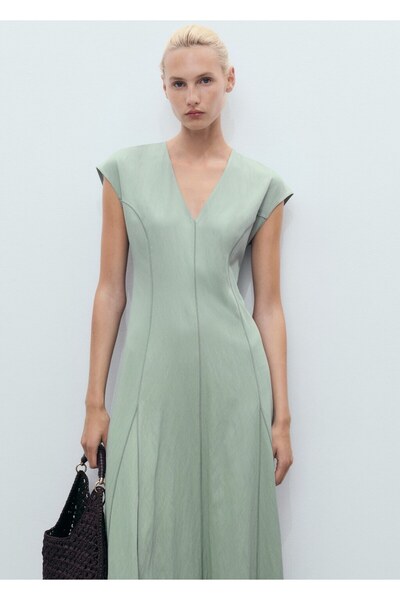 MANGO Woman V yaka dikiş detaylı elbise