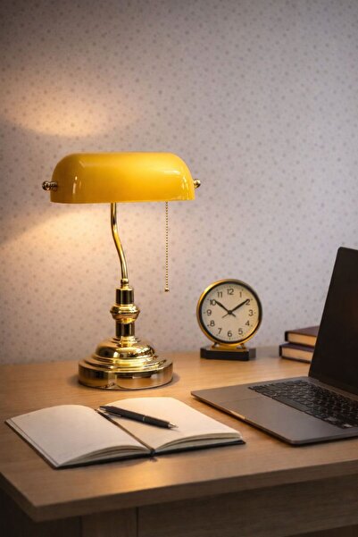 MARS CONCEPT RETRO BANKER OFİS MASA LAMBASI - SARI CAM , METAL GÖVDE