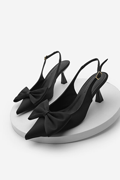 Marjin Čierne topánky na ihličkovom podpätku s otvoreným chrbtom a detailným ...