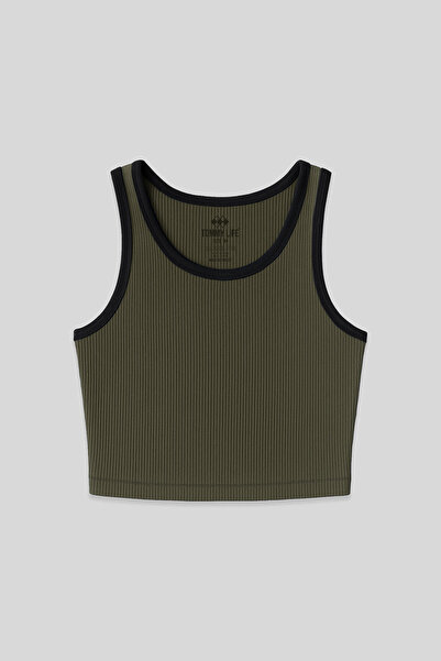 TOMMY LIFE قميص داخلي نسائي قصير ذو أكمام ضيقة ورقبة على شكل حرف U باللون الك...