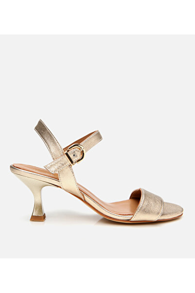 Hotiç Дамски кожени сандали с колан и златист цвят на ток