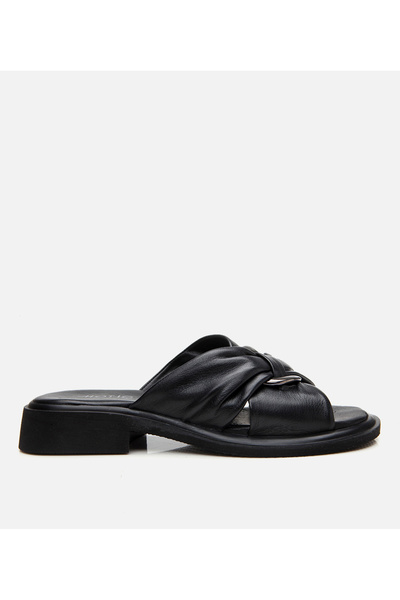 Hotiç Дамски кожени черни плоски чехли с катарама