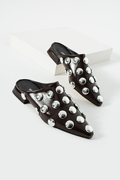 diclepolat Women's Brown Stone Metal Detailed Pointed Toe Closed Slippers Clau