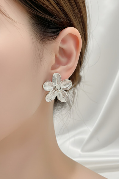 Volenta Shop Vip Silver Color Daisy Model Earrings