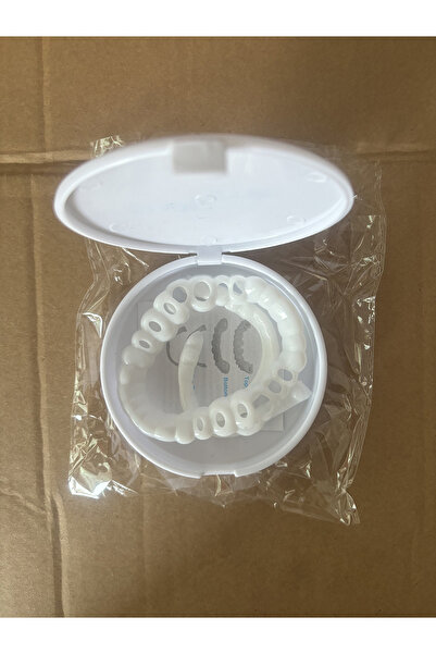 Choice عبوة دائرية تحتوي على واقي أسنان مرن أبيض اللون مكون من قطعتين، علوي و...