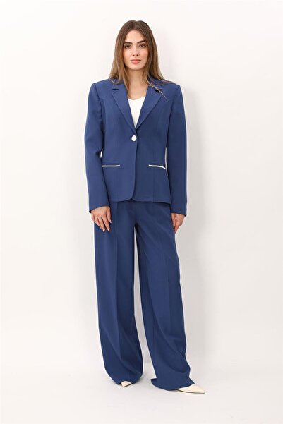 ÖNDER ÖZSOY جاكيت غارنيلي كلاسيكي بزر واحد وبنطلون بالازو كلاسيكي نسائي مع جي...