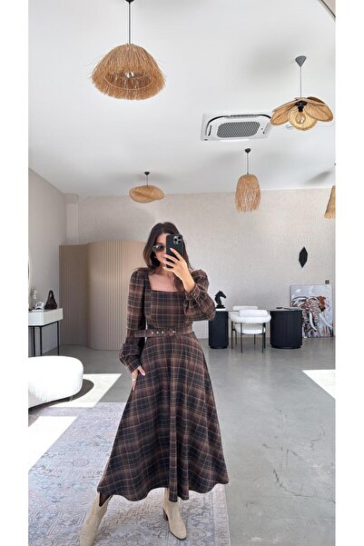 Buket Teke Rochie maro în carouri cu guler pătrat și curea