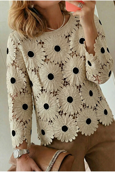 FEMELLE Beige Crochet Blouse with Daisy Motif Standard Size