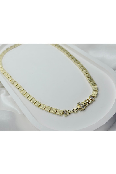 LA PELİZİA Kadın Altın Kaplama Dokulu Kare Plaka Tasarım Taşlı Kilit Detaylı ...