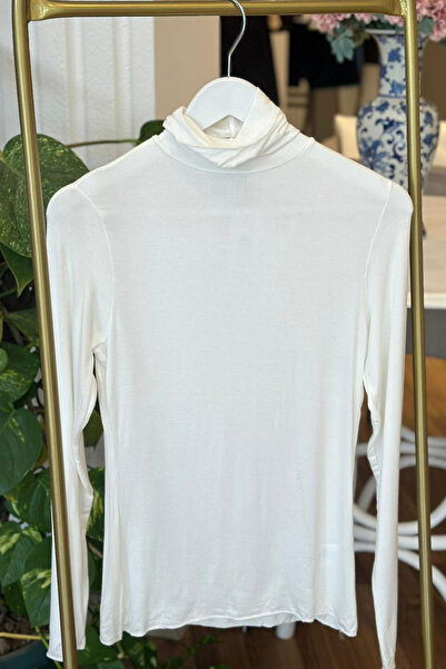 Unique Boutique Beyaz Balıkcı Yaka Kaşmir Dokulu Body