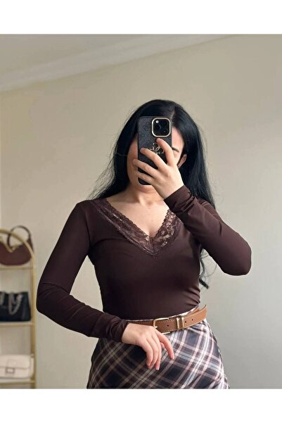 Else Ön dantelli çıtçıtlı body