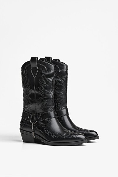 Bershka Zincir detaylı kovboy çizmesi