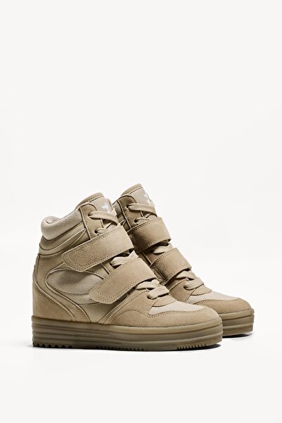 Bershka İçten dolgu topuklu bilekli spor ayakkabı