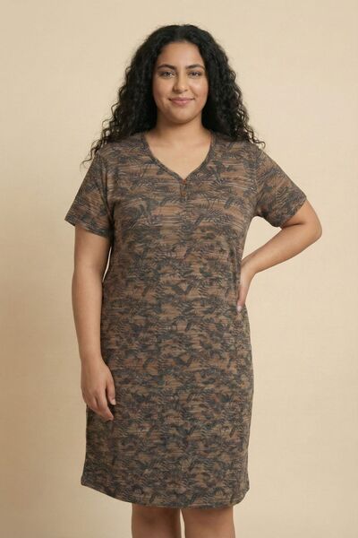 Flamingo Çok Renkli Yaprak Desenli Pamuklu V Yaka Rahat Kalıp Kısa Kol Yazlık...