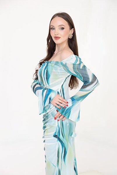 2TRENDY Ruffled Dress with Long Sleeves