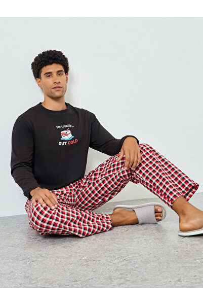 Styli Men Printed T-Shirt and Checked Pyjama Set