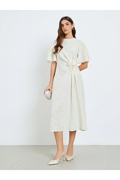 Styli فستان ميدي نسائي بلون كريمي مزين بأكمام واسعة وقصة واسعة من الأسفل