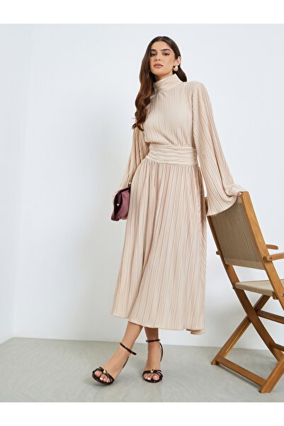 Styli فستان ميدي بيج اللون مكشكش بقصة A-Line للنساء