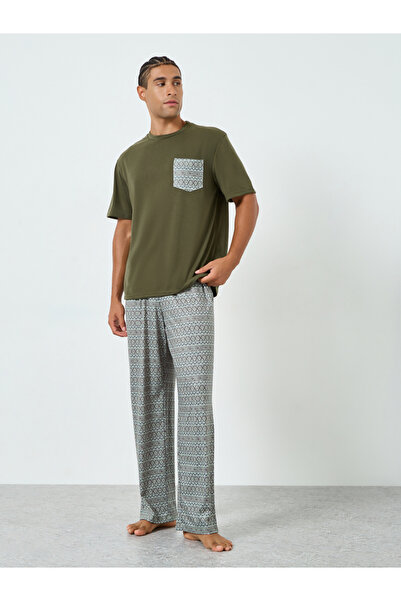 Styli Men Olive Printed Pocket T-Shirt and Pyjama Set