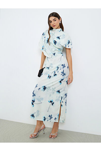 Styli Women Floral Printed Cape Detail Midi Dress