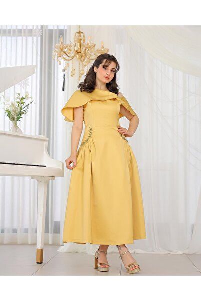 Opera Fashion Elegant girls' dress with a soft design and sophisticated details