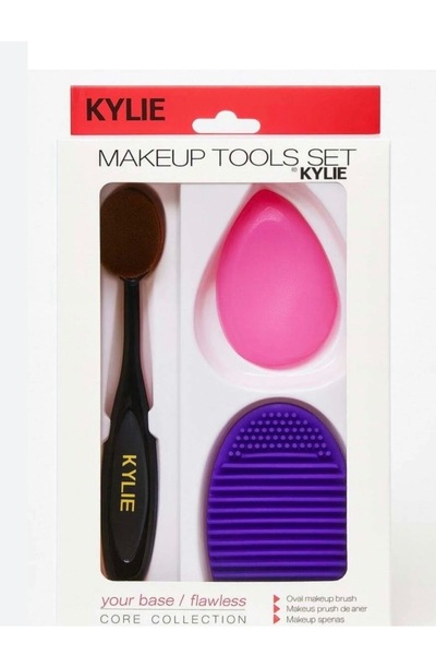 Kyle makeup set