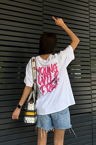 The Champ Clothing Γυναικείο μπλουζάκι Oversize Young Wild Free με στάμπα λευ...