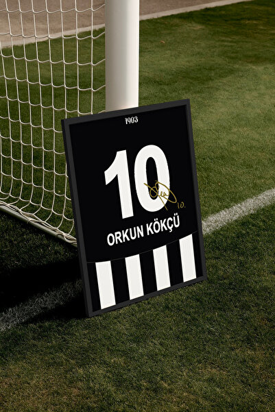 Base Concept Orkun Kökçü 10 İmzalı Çubuklu Siyah Beyaz Forma Posteri (Çerçeveli)