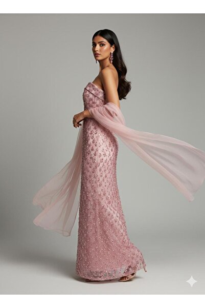 KALADA A pink dress with a shawl is elegant.