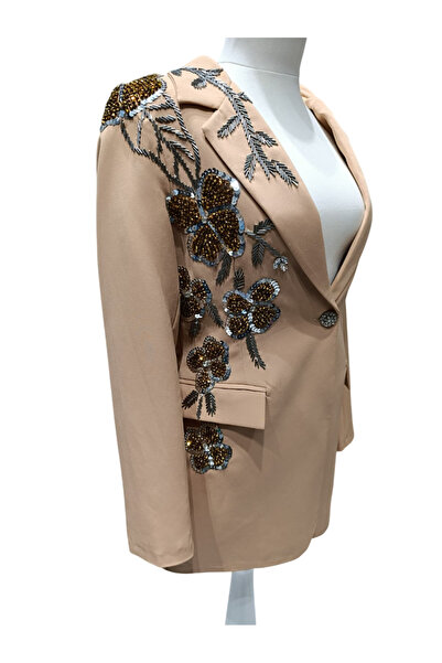 ladina Arka ve Ön Pul İşlemeli Ceket