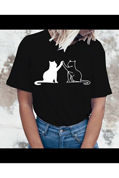 GENERAL Women's short-sleeved t-shirt with a black cat print