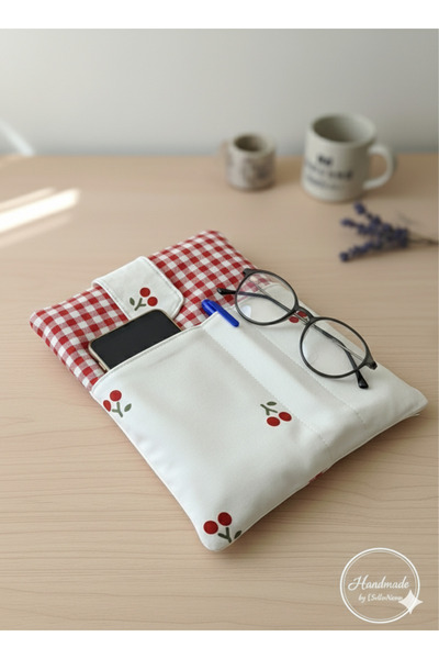 Nokta Gingham Fiber Filled Book Kindle Case