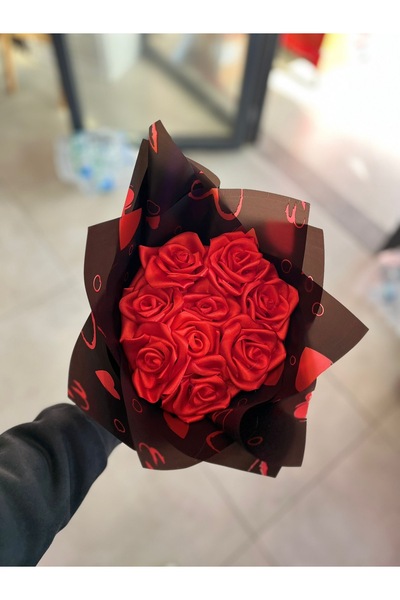 Kırmızı Gül Buketi – Şık Ambalajlı Dekoratif Yapay Güller (El Yapımı)