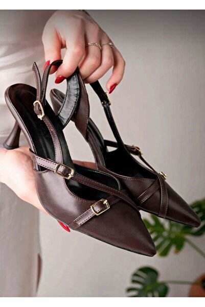 doğan gurup Kahve rengi cilt Stiletto Klasik Çift Bantlı Toka Detaylı Topuklu...