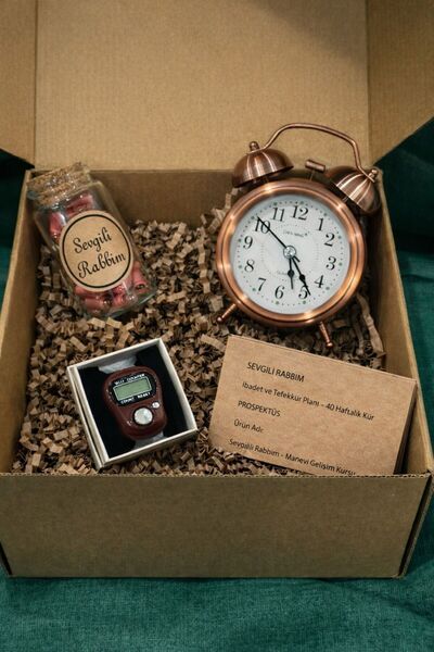 GIFT SEVGİLİ RABBİM 40 HAFTALIK İBADET VE TEFEKKÜR HEDİYE KUTUSU
