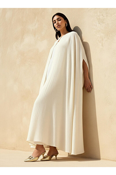 Iconic فستان ماكسي بقصة حرف A بتصميم منقوش وكاب مزين بأزرار