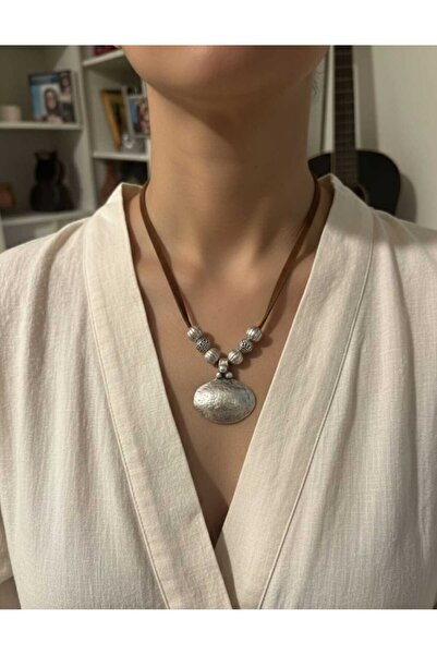 Vintage Takıhane Kahverengi Kadife İpli Antik Otantik Ortaçağ Tarzı Kolye